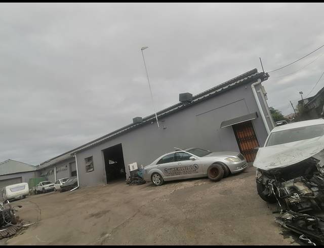 5,600M² WAREHOUSE FOR SALE IN ISIPINGO RAIL